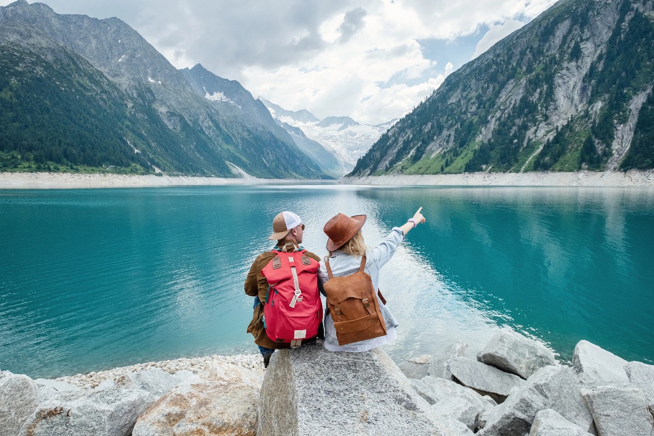 How to Start a Travel Agency Business Online in 2025: A Step-by-Step Expert Guide